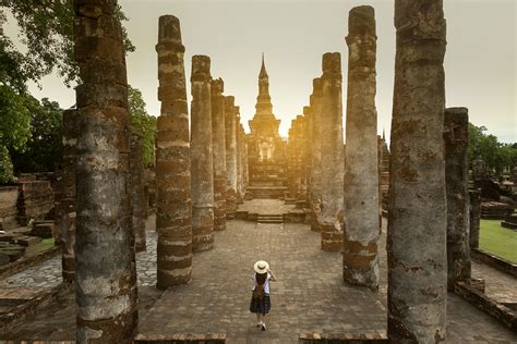 A Rebelião de Khun Pha Muang: A Busca pela Independência e o Nascimento do Reino Sukhothai