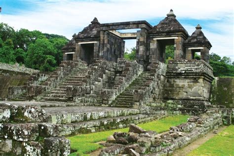 A Rebelião de Ratu Boko: Uma História de Poder, Traição e Templos Misteriosos na Idade Dourada do Império Mataram